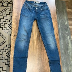 Levi’s Bold Curve Low Rise Skinny